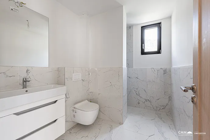 Apartment in Rafailovići mit einer Gesamtfläche von 127 m² plus einer Terrasse von 13 m²